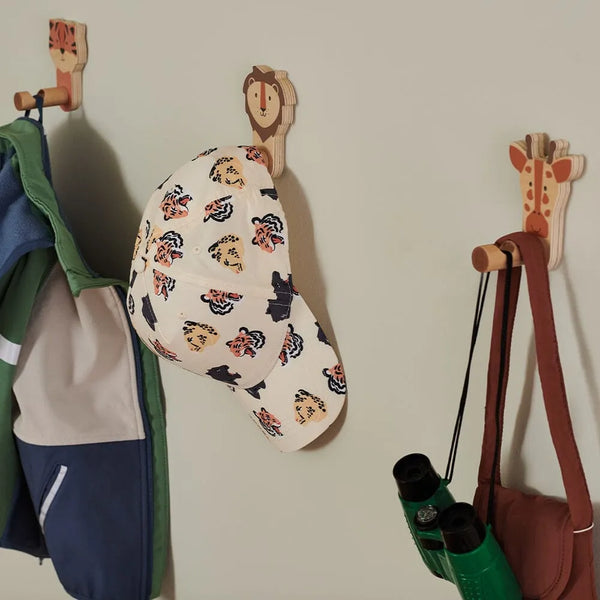 Animal Hooks, Safari