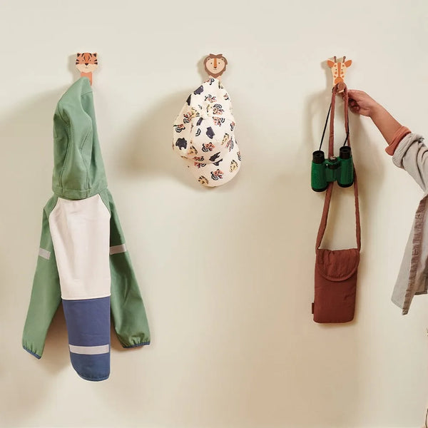 Animal Hooks, Safari