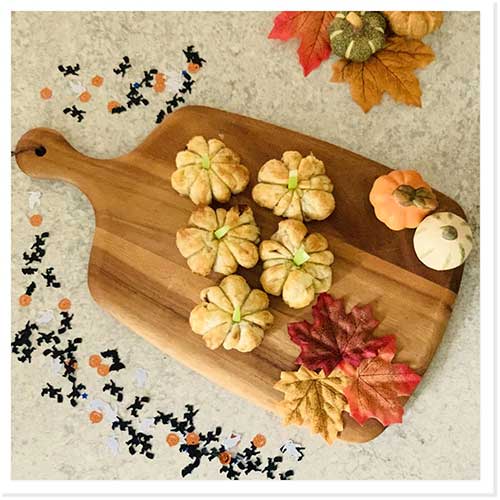 Easy Halloween Baking: Puff Pastry Pumpkins