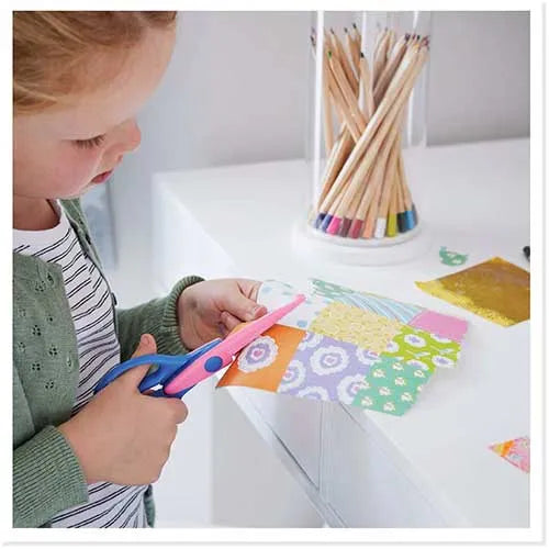 IT'S NOT JUST A DESK, IT'S A CREATIVE HUB!