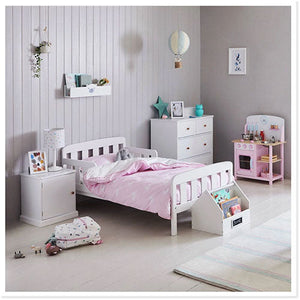Pink toddler bedroom