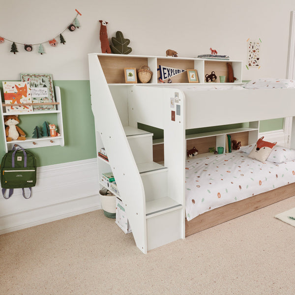 Bedroom with display wall shelf	