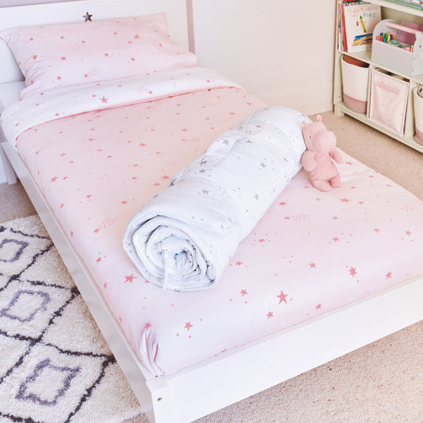 Pink Scattered Stars Bedding Set, Single