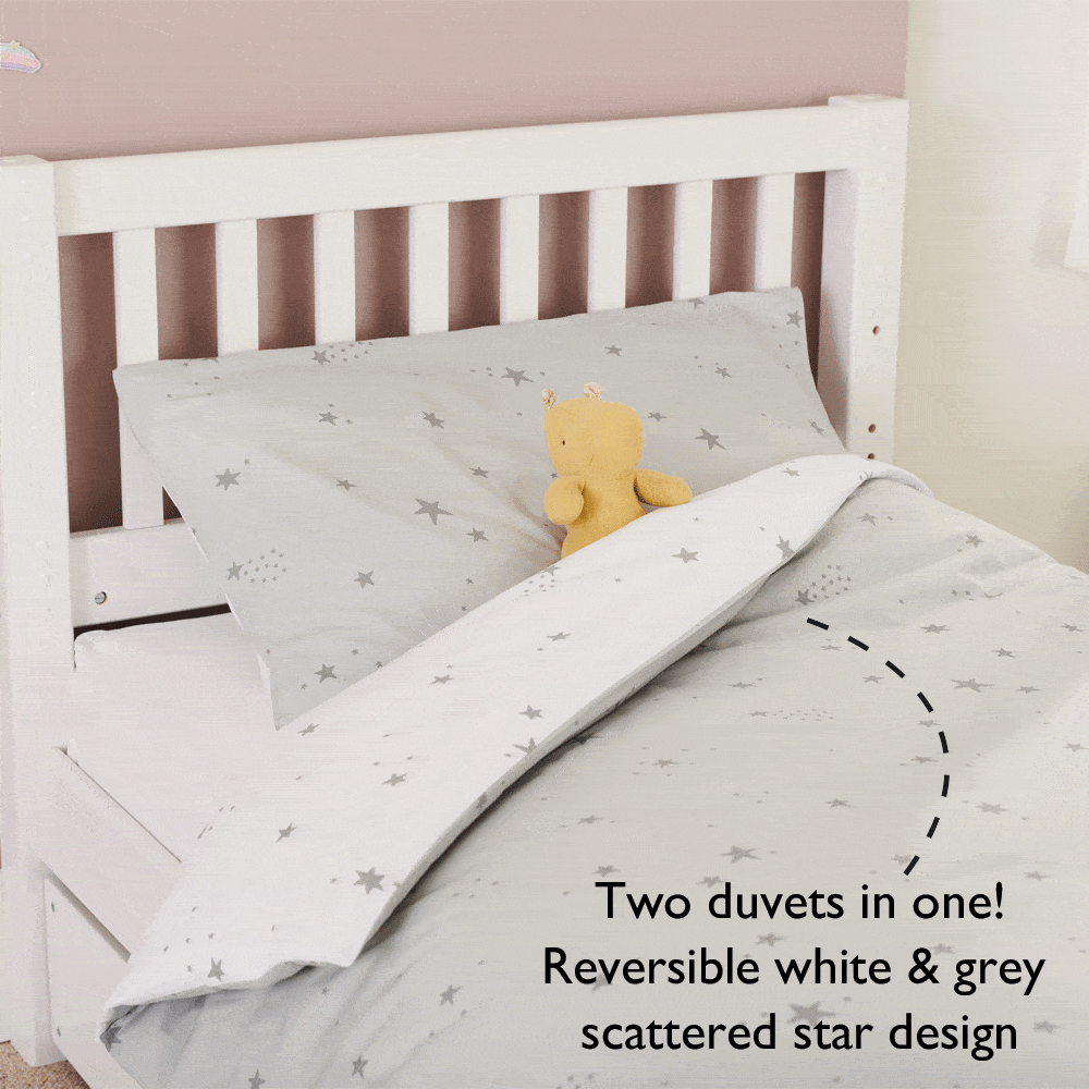 Two duvets in one! Reversible white & grey scattered star design